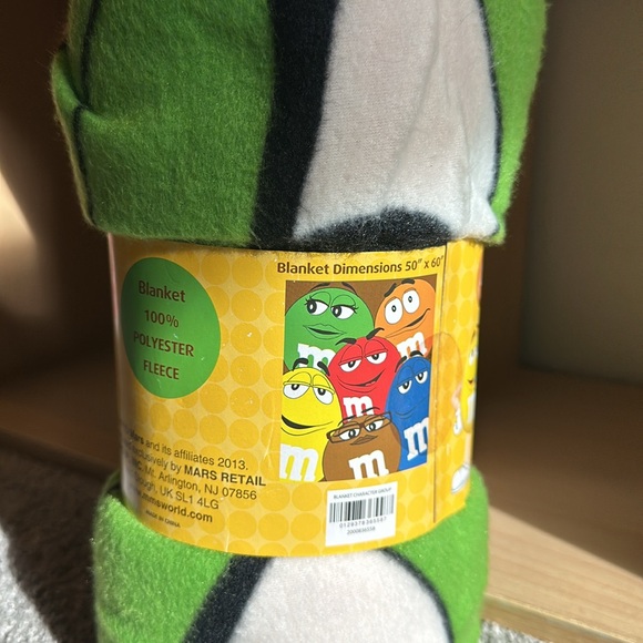 NWT M&M World polyester fleece blanket - Picture 2 of 2